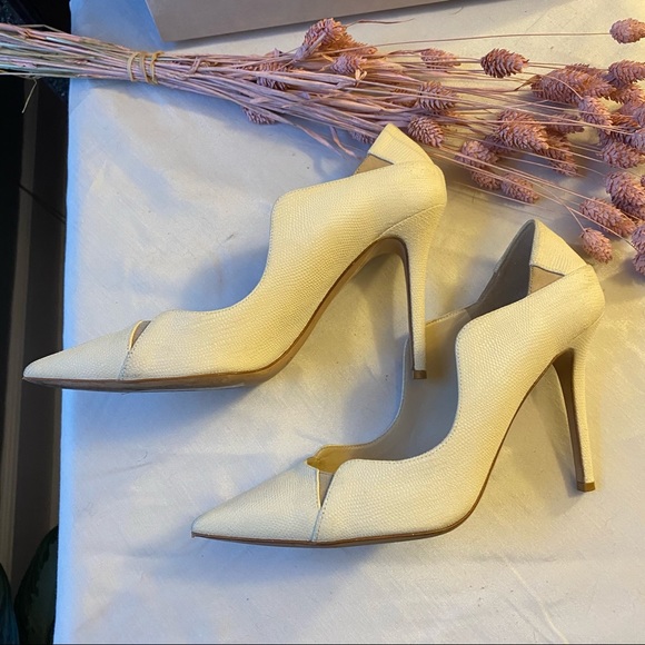 Jimmy Choo Shoes - Jimmy Choo Tamika Nude pumps heals off white winter white embossed